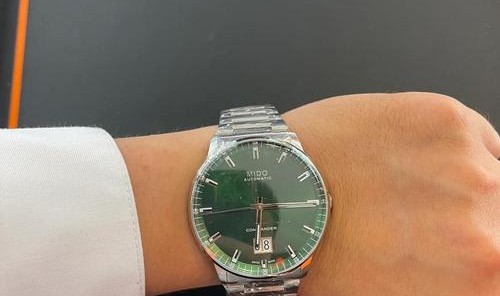 瑞士美度表指挥官系列“纪念日”大日历全自动机械腕表