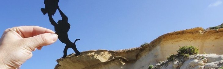 把世界名地标和剪纸结合在一块儿，城会玩儿