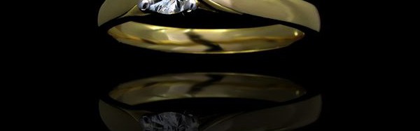 Diamondland 为你挑选完美订婚钻戒