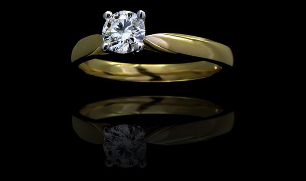 Diamondland 为你挑选完美订婚钻戒