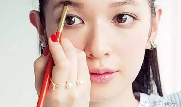 化妆可别太用力！3秒被恨的雷，千万不要踩！！