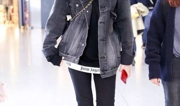 牛仔外套年年有，今年就像杨幂唐嫣热巴这样穿吧～