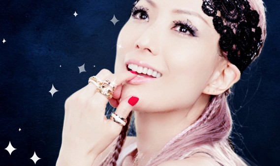 燃亮冬季的甜蜜牵绊 双环美学玩转轻珠宝