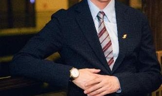 冯绍峰颁奖：飞亚达2019时光勋章品牌盛典敦煌启幕