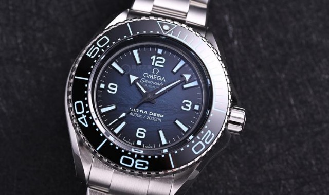 欧米茄海洋宇宙GMT腕表-时尚设计历久出新！