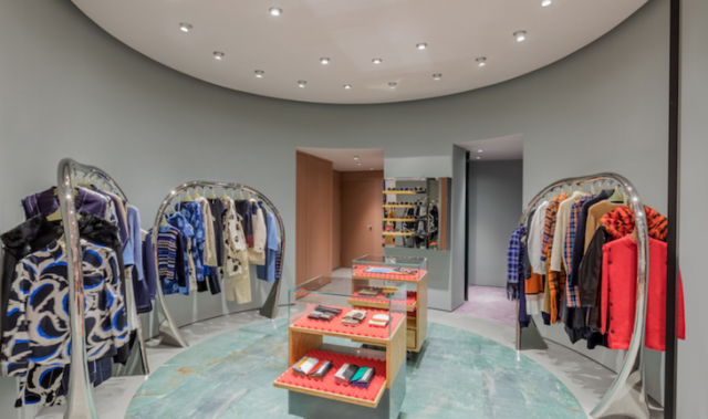 MARNI 女士精品店登陆上海徐家汇国际贸易中⼼