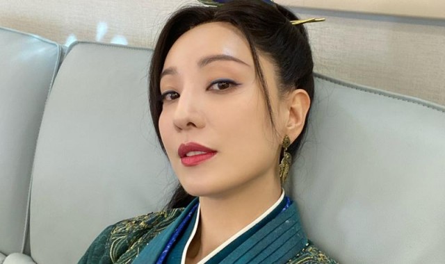 你只看到了郑希怡的唱跳？她的小脏辫不值得出圈吗！