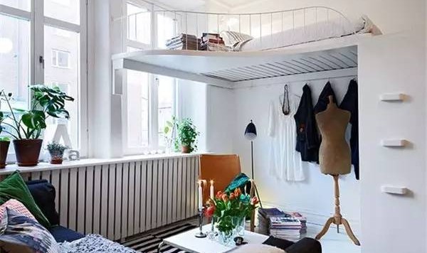 我家太小，只能这样睡觉