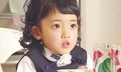 为什么馨菲从小美到大,一点没长残?因为大眼妆就是这么神奇!