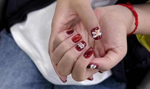 想到新年的美丽，我甘愿为这些国风美甲献出钱包！