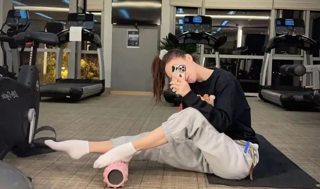 终于知道她的身材为什么这么好了！