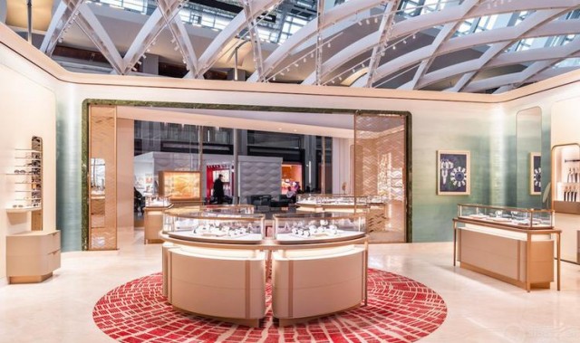 全新卡地亚香港机场精品店重新开幕 启航迈向新里程
