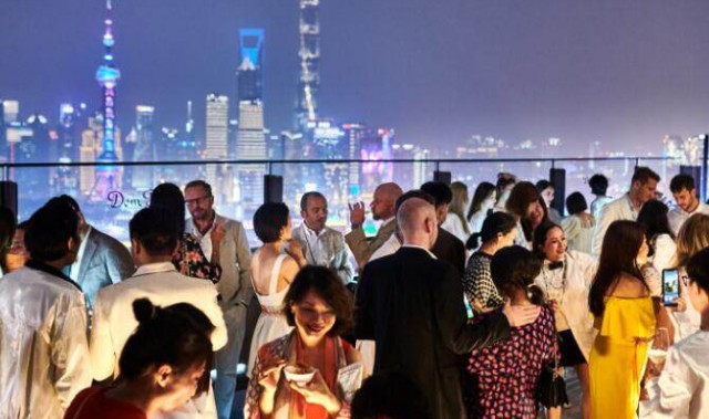 上海宝格丽酒店呈现“玩味罗马盛景”露台派对  暨知名音乐人李泉先生成为首位酒店挚友