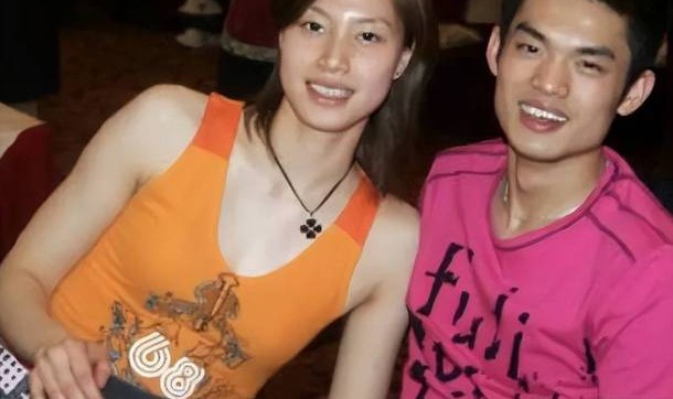 林丹 谢杏芳大婚佩戴蒂芙尼婚戒
