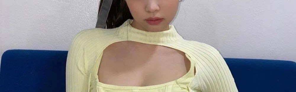 Jennie的挖空毛衣真的好绝啊，这才是秋天该露出的时髦！