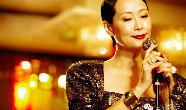 53岁的叶童戏里风情万种，戏外活得明白！