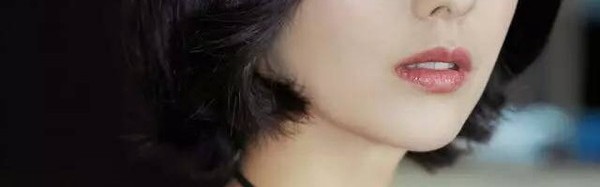 “第一锁骨”佟丽娅艳惊四座!脸变小下巴变尖都是锁骨的功劳!