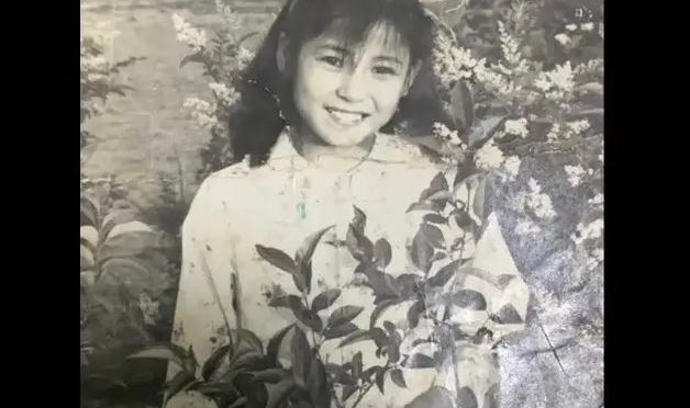 最后放上心爱的老照片，如果送给朋友，还可以在外面系上好看的丝带。