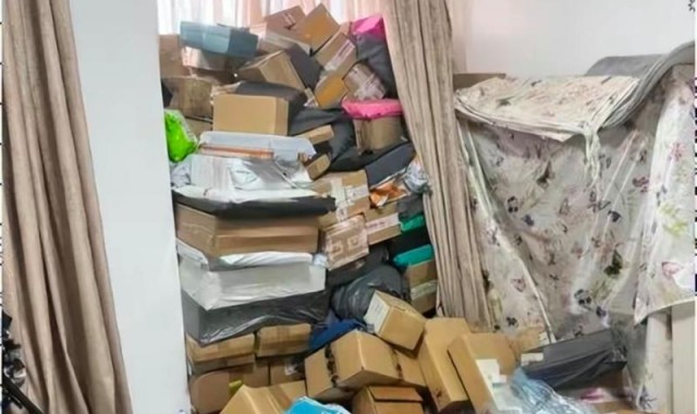 拆开彩妆中毒患者们的双十一快递，我发现了一个争C位的窍门……