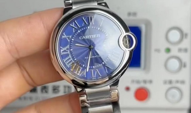 蓝色毒物——AF卡地亚大号蓝气球蓝盘腕表