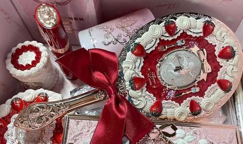 因为包装好看妆效惊艳，我在众多新品中多看了它们一眼！