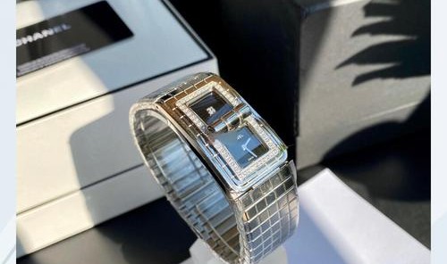 19年了香奈儿腕表在制表业的历史中，写下了浓墨重彩的一笔。