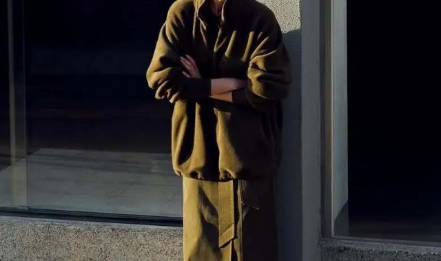 穿这么素还这么美,她们怎么做到的?