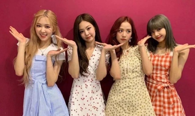 花钱也难上的热搜，刘亦菲凭什么一条黄裙就能登顶？