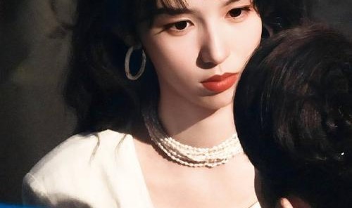 Christian Louboutin携手周也与马伯骞浪漫演绎七夕情人节大片