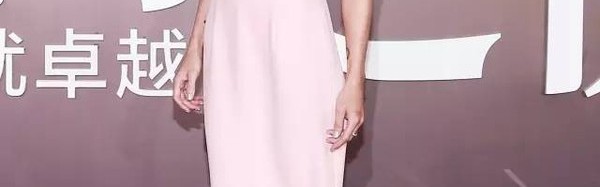 张柏芝一条粉裙就看到了少女时代的她！