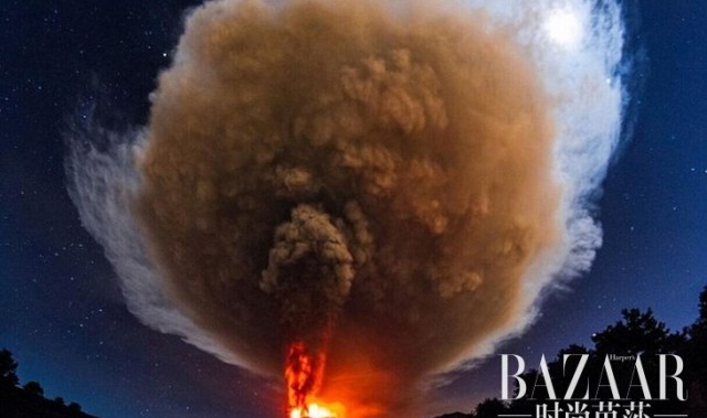 欧洲最高活火山喷发,烟柱爆出闪电蔚为壮观