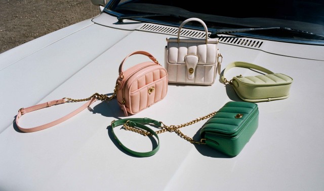 Coach发布2021早秋高级服饰系列广告大片