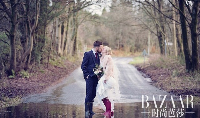 最特别的婚礼照，就算下着大雨也依旧美丽