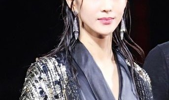 解锁这个湿发背头的Yamy，你将获得同款发型！