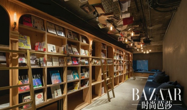 关掉手机,去东京这家书店住一晚吧