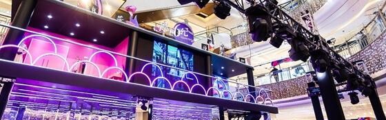 戏剧式演绎“天生秀场” 龙湖长楹天街开启六周年庆典