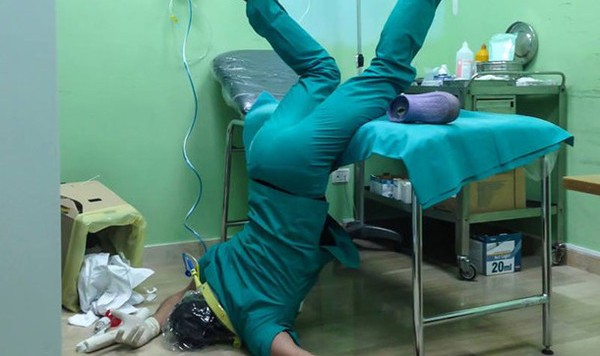 你连摔倒的样子都美爆了