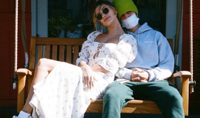 今年不能度假的遗憾，都被这条长裙攻略圆满了！