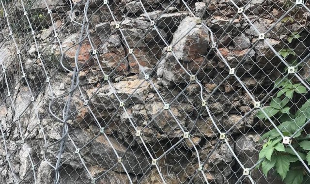 主动防护网规格型号,srp2主动防护网网目材料有多种颜色