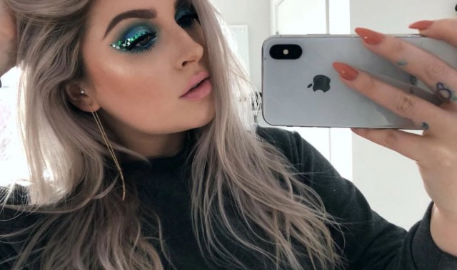 蓝色系眼妆变了！竟然能让女明星们抢着画？