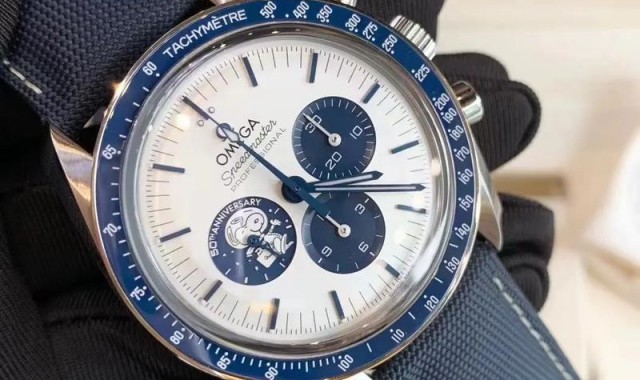 欧米茄超霸系列“史努比奖”50周年纪念腕表