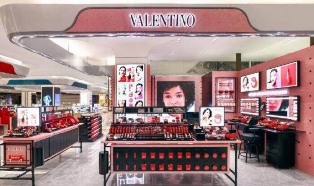 打破刻板印象与传统 华伦天奴美妆北京首家精品店登陆SKP