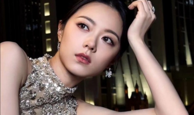 想见见可爱的自己？那要学学赵今麦，给妆容做做减法啦！