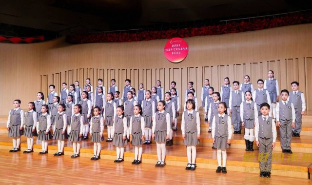 雪峰山下的合唱团,最美的风景是孩子