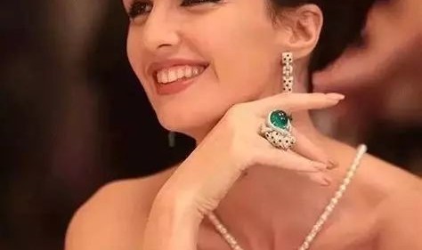 张雨绮都说了1克拉以下的碎钻不值钱，看来只能囤珍珠了