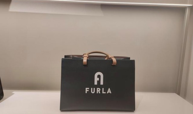 FURLA LOGO LINKS 致敬意式风情