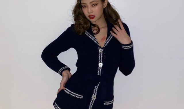 这个冬日，换个复古发型配你的100件大衣都很合适！