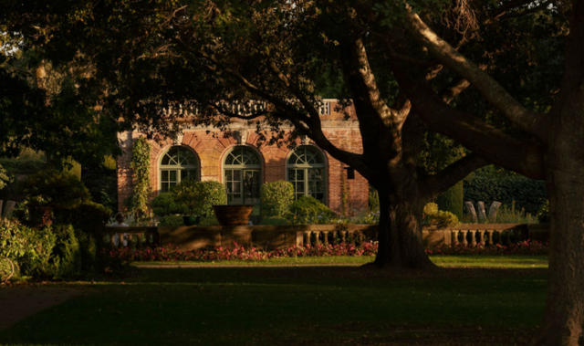 求索奢华护肤科学前沿，雅诗兰黛参与斯坦福大学长寿研究中心长寿科学研讨峰会