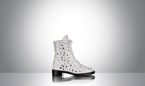 STUART WEITZMAN 推出款限量版星辰短靴