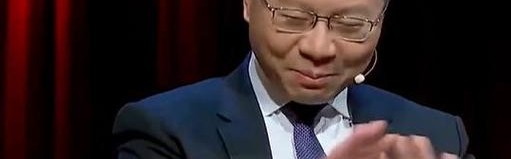 我长得是很普通，但就不能自信了吗？